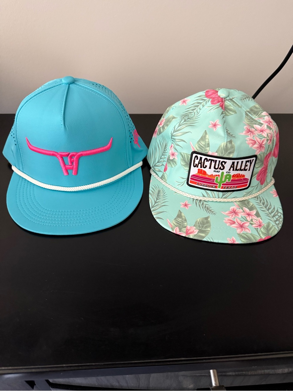 Turquoise Rope-Trim Trucker Hat & Cactus Alley Floral Snapback